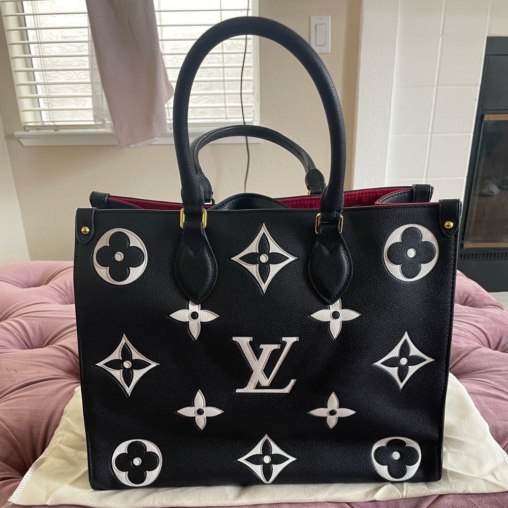 New w/o tags Louis Vuttion OntheGo MM tote